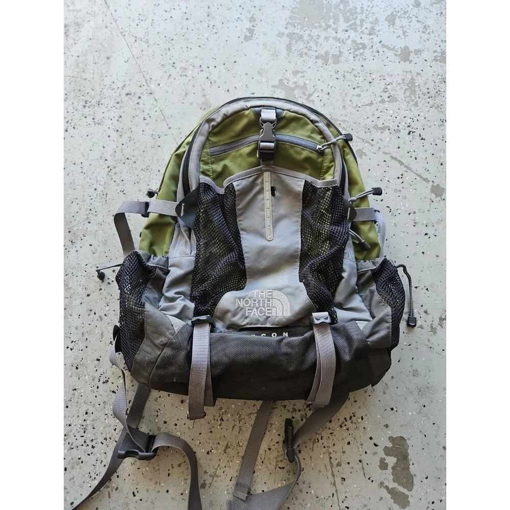 The North Face Recon Backpack Green / Gray Nylon, Padded, 18